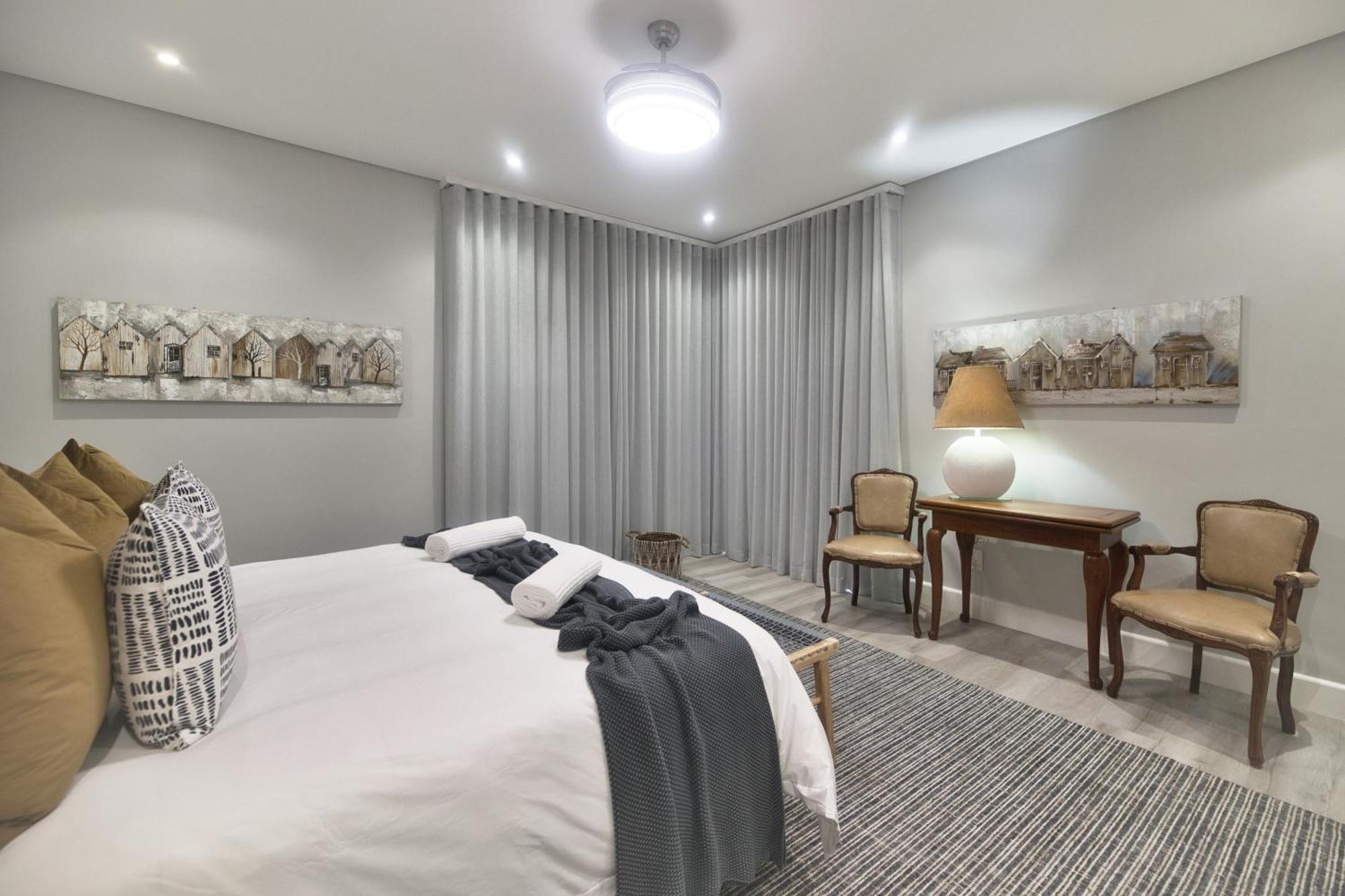 Cliff Haven Hotel Struisbaai Bilik gambar